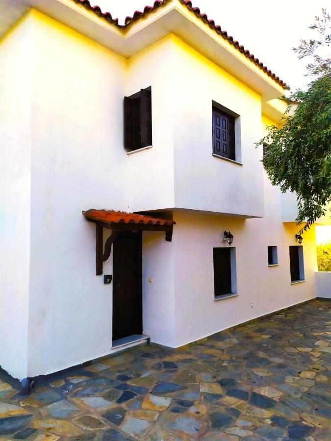 Villa Leonidas Greecefiloxenia レフォカストロ エクステリア 写真
