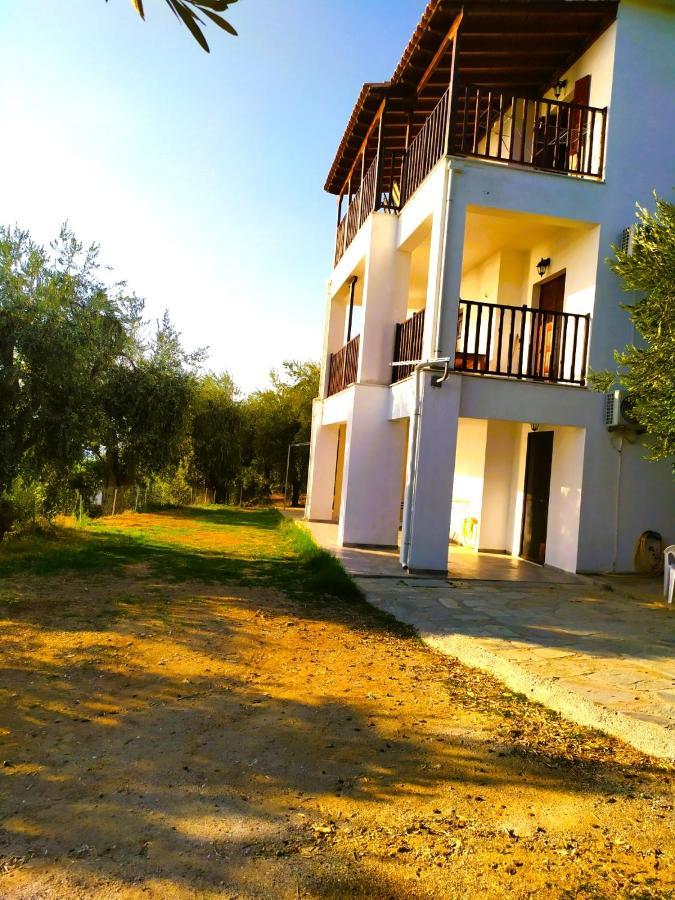 Villa Leonidas Greecefiloxenia レフォカストロ エクステリア 写真